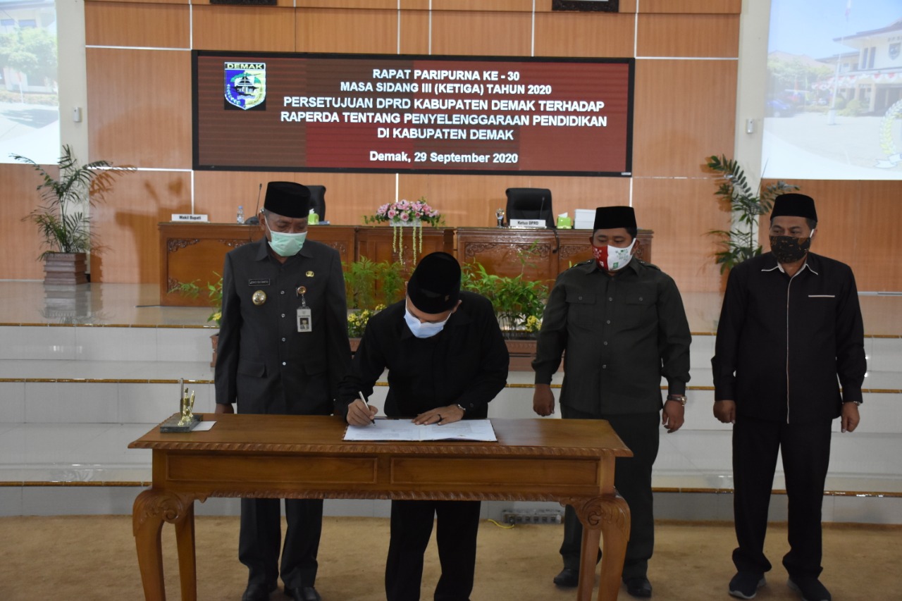 Rapat Paripurna DPRD Demak Bahas Raperda Penyelenggaraan Pendidikan ...